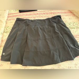 Lululemon skirt/skort black like new. Excellent condition